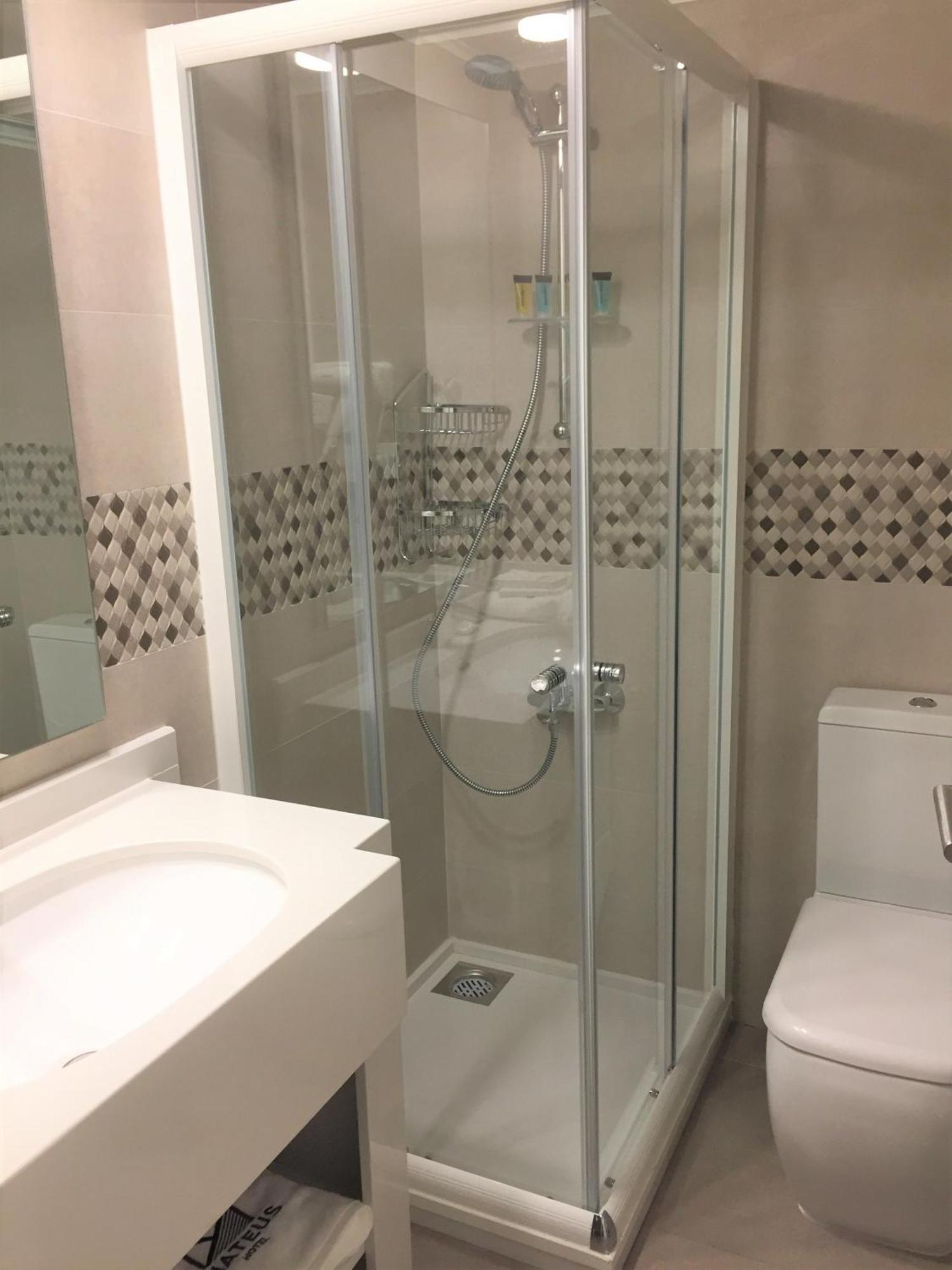 Mateus Hotel & Pool Jounieh Rom bilde
